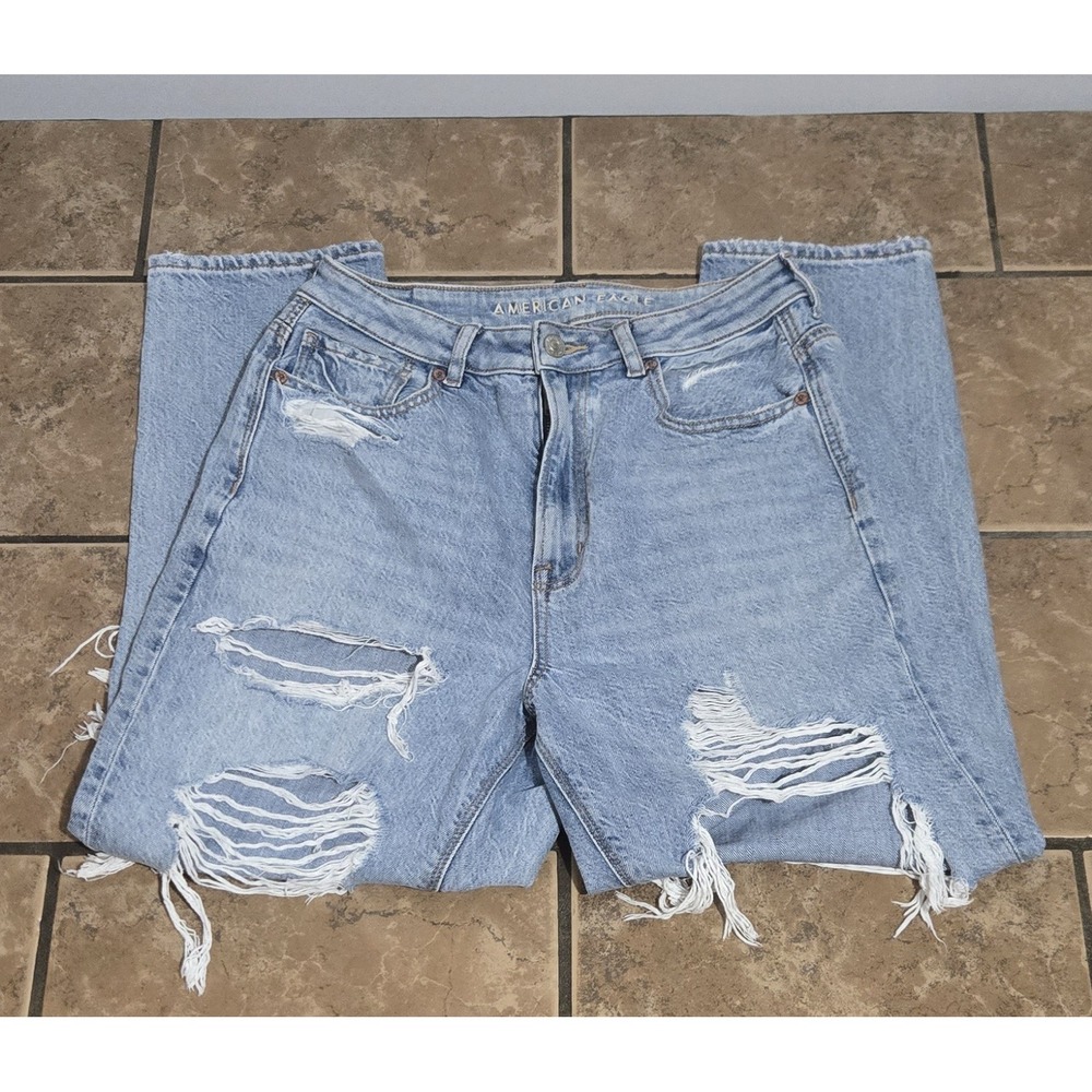 American Eagle Jeans Size 6 Short Light Wash Distressed High Rise Rigid Denim
